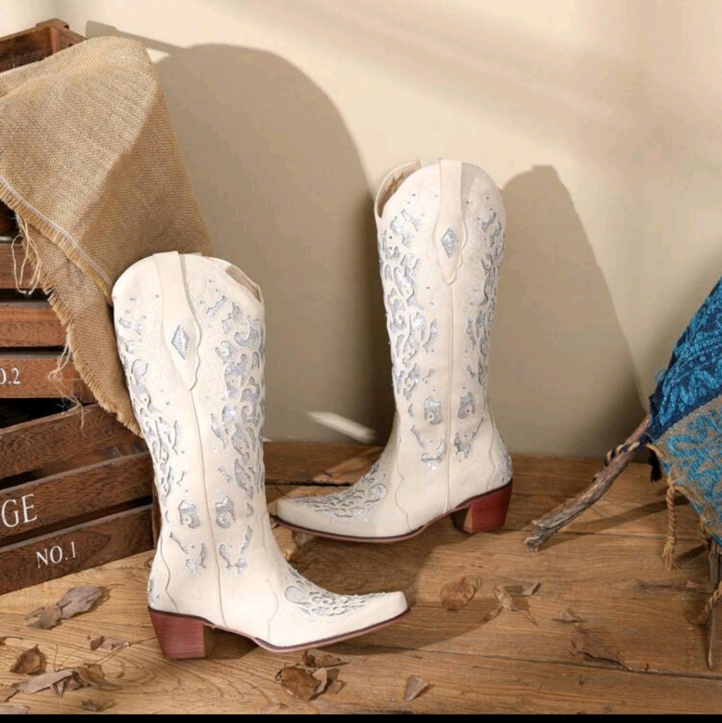 New Western Cowgirl Boots Chunky Heel Pointed Toe Rhinestones & Embroidered Boot